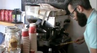 Le Wunderbar est un tout petit café qui a ouvert à Moda, dans le quartier de Kadiköy il y a à peine un mois. Le gérant, Deniz nous a présenté […]