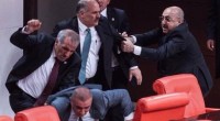 Dans la nuit de mardi à mercredi, des échauffourées ont éclatées au parlement à Ankara. Bilan : cinq députés de l’opposition blessés dont quatre hospitalisés. Les esprits se sont échauffés autour […]