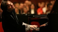 Samedi 13 juin, à 20h30, le talentueux pianiste et compositeur Fazıl Say débutait son marathon des morceaux de Mozart. La soirée, organisée par l’İKSV, avait lieu au sein du Lütfi […]