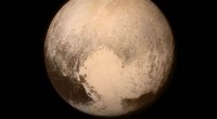  Les premières images de l’astre prises par la sonde New Horizons ont été dévoilées hier par la NASA. Des clichés historiques qui permettent d’en savoir plus sur la planète naine. […]