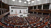 Chargé par le président de former un gouvernement par intérim, Ahmet Davutoğlu a proposé à 11 membres de l’opposition d’y faire leur entrée. Si la participation du HDP ne fait […]
