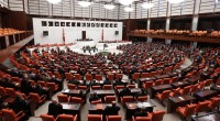 La Grande Assemblée nationale de Turquie s’est ouverte ce jeudi 1e octobre pour une courte session avant les élections prévues dans un mois. Or, la cérémonie d’ouverture a viré à […]