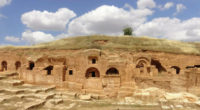 Une galerie de tombes construite il y a 1400 ans et découverte lors de travaux archéologiques effectués dans l’ancienne ville de Dara a été ouverte aux visiteurs.
