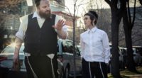 Filmer une extrême minorité religieuse dans son quotidien, ses soucis, ses préoccupations, voilà le défi que s’est donné le réalisateur de Brooklyn Yiddish : Joshua Z. Weinstein. Fasciné par ce […]