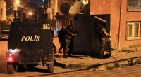 Une douzaine de suspects ont été arrêtés et placés en garde à vue après une succession de raids anti-terroristes dans Istanbul, le 4 août au matin. Un climat de terreur […]