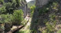 Chaque année, la plateforme accueille de plus en plus de visiteurs venus admirer le canyon de İncekaya.